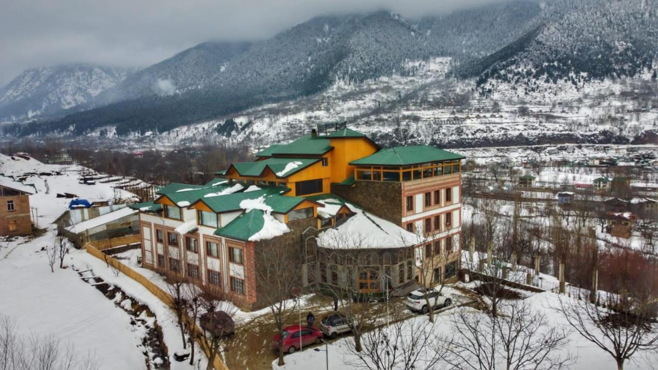 The Walnut Creek Pahalgam Hotel Exterior foto