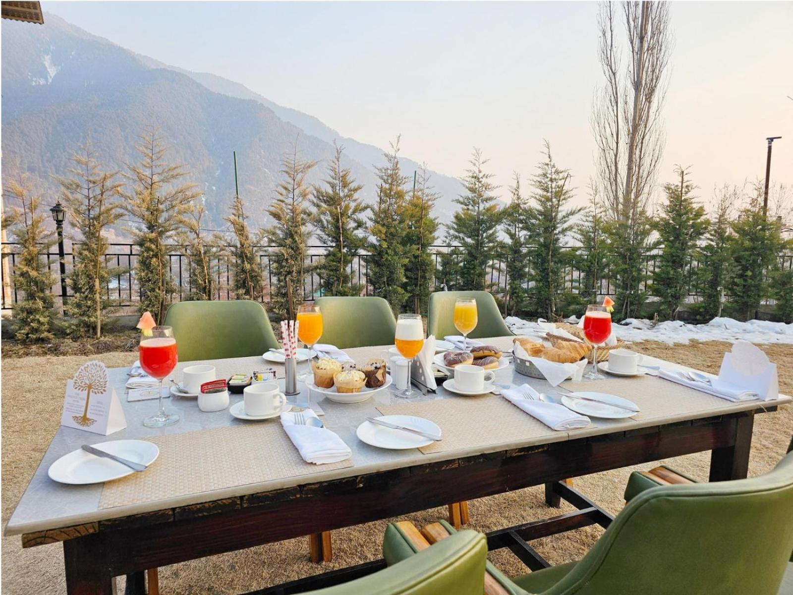 The Walnut Creek Pahalgam Hotel Exterior foto